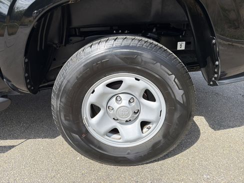 Used 2023 Toyota Tacoma SR image 18