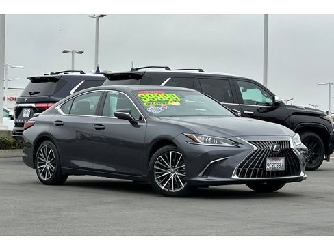Used 2023 Lexus ES 300h w/ Premium Package FWD image 2