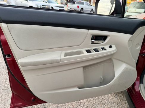 Used 2013 Subaru Crosstrek 2.0i Premium image 12