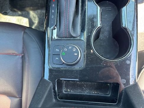 Used 2019 Chevrolet Blazer RS AWD/4WD image 13