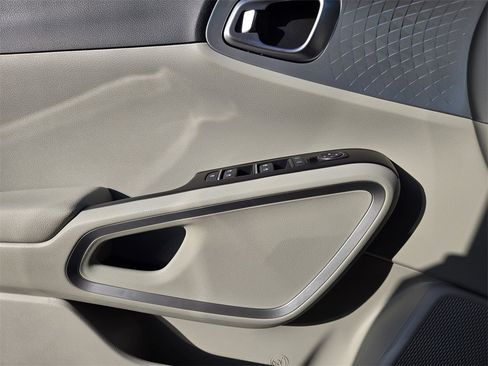 New 2025 Kia Soul LX w/ LX Technology Package image 16