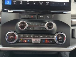 Used 2024 Ford Expedition Max XLT video 3