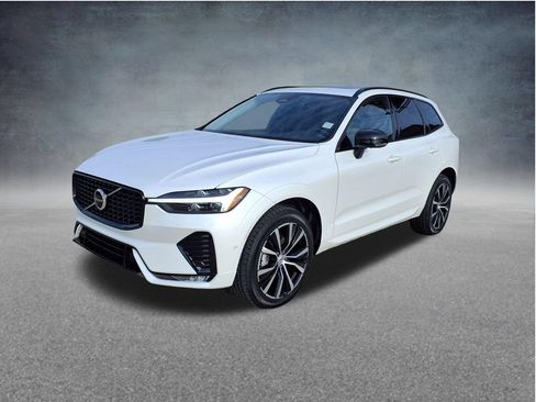 Certified 2024 Volvo XC60 B5 Plus AWD/4WD image 4
