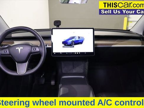 Used 2022 Tesla Model Y Long Range image 14