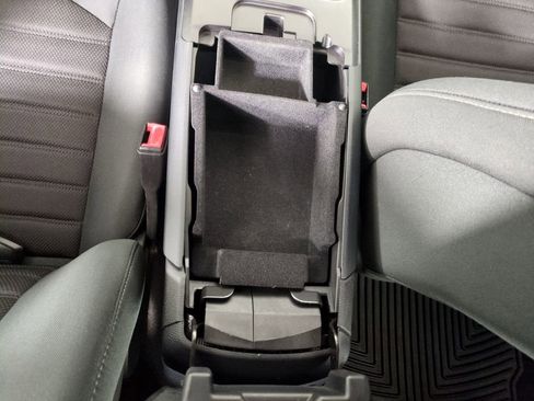 Used 2019 Ford Fusion SE image 26