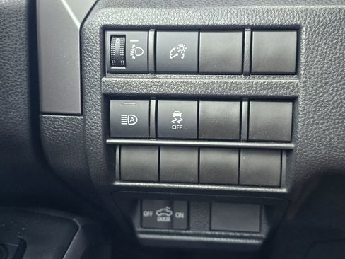 Used 2025 Toyota Tacoma TRD Off-Road AWD/4WD image 23
