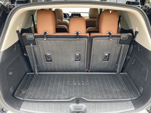 Used 2024 Nissan Pathfinder Platinum FWD image 34