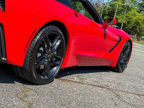 Used 2019 Chevrolet Corvette Stingray Coupe w/ Carbon Flash Badge Package RWD image 36