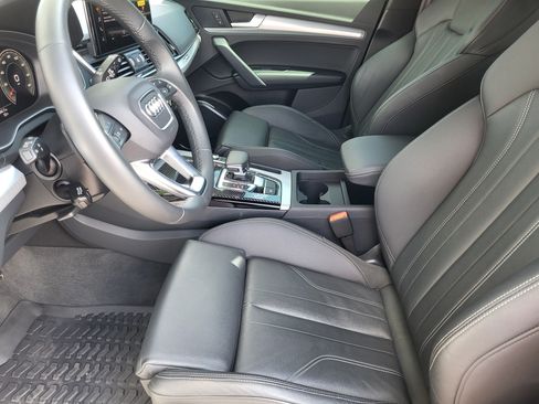 Used 2024 Audi Q5 2.0T Premium w/ Summer of Audi Package AWD/4WD image 10