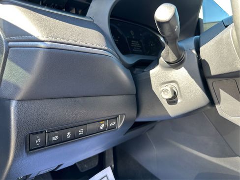 Used 2023 Toyota Venza Limited AWD/4WD image 20
