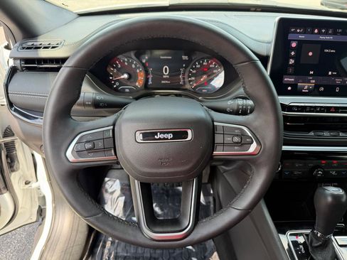 Used 2024 Jeep Compass Latitude w/ Convenience Group AWD/4WD image 26