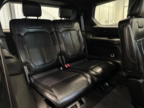 Used 2024 Jeep Grand Cherokee L Limited w/ Luxury Tech Group II image 33