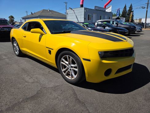 Used 2013 Chevrolet Camaro LT RWD image 4