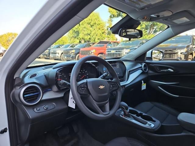 New 2026 Chevrolet Trax LS w/ LS Convenience Package FWD image 10