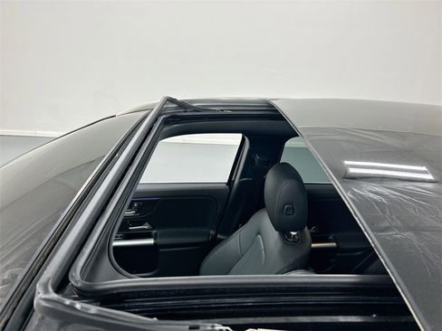 Used 2025 Mercedes-Benz GLA 250 4MATIC image 19