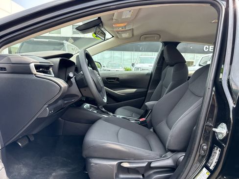 Used 2022 Toyota Corolla LE FWD image 14