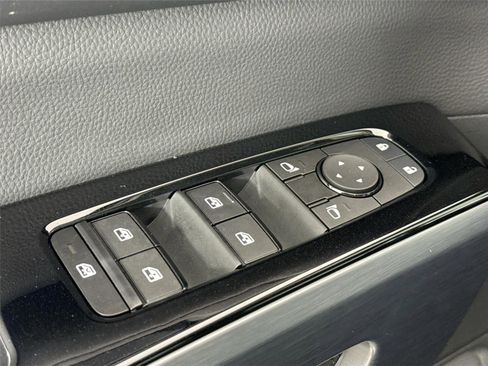 Used 2024 Nissan Pathfinder SL image 29