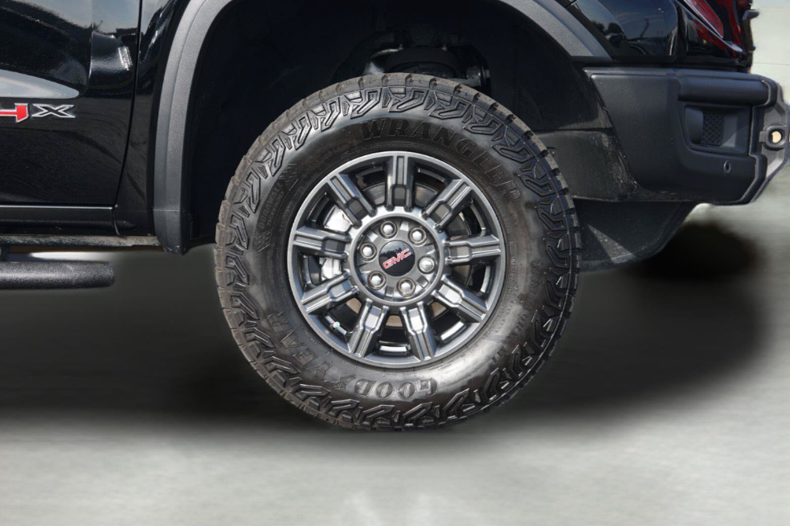 Used 2026 GMC Sierra 1500 AT4X AWD/4WD image 4