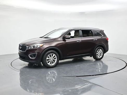 Used 2016 Kia Sorento LX w/ LX Convenience Package image 5