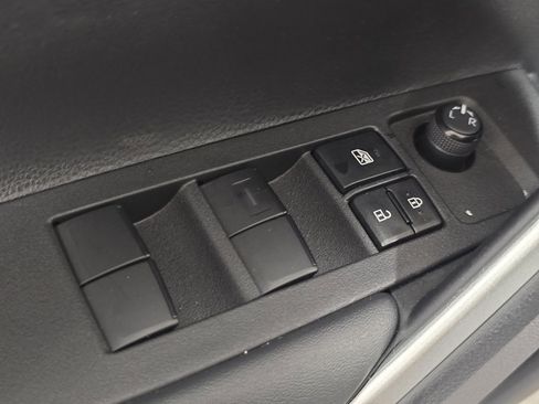 Certified 2024 Toyota Corolla Cross L image 22