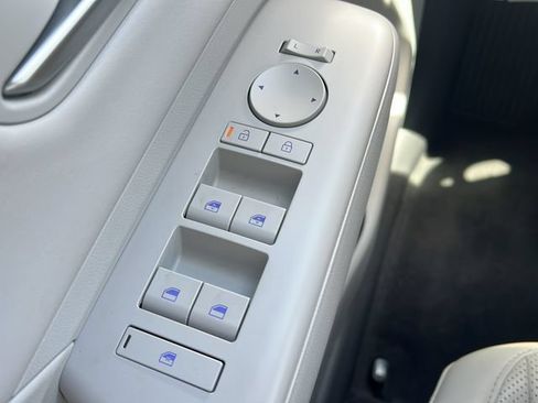 Certified 2024 Hyundai Kona Limited FWD image 30