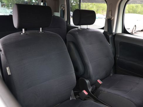 Used 2011 Nissan Cube 1.8 S w/ Interior Designer Pkg FWD image 16