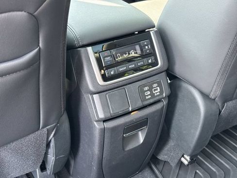 Used 2026 Subaru Ascent Limited AWD/4WD image 14