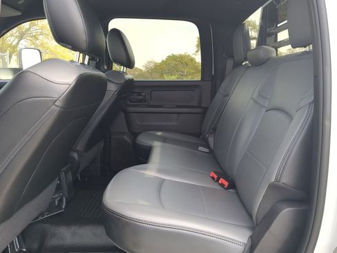 Used 2022 RAM 5500 Tradesman w/ Chrome Appearance Group image 12