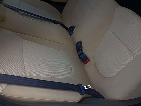 Used 2012 Hyundai Accent GLS image 15