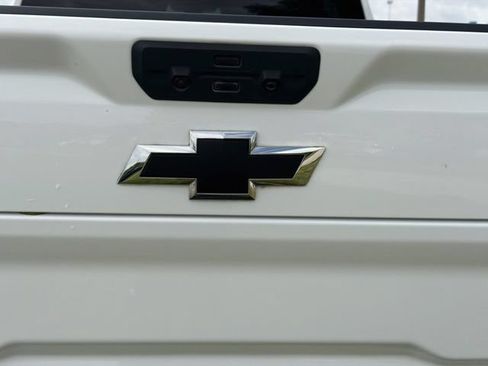 Used 2023 Chevrolet Silverado 2500 Custom w/ Custom Value Package AWD/4WD image 11
