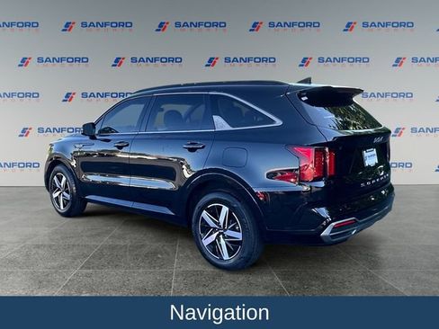 Used 2022 Kia Sorento S w/ Panoramic Sunroof Package FWD image 4