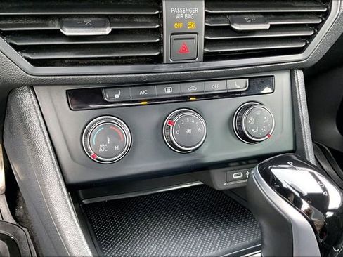 Used 2024 Volkswagen Jetta Sport image 22