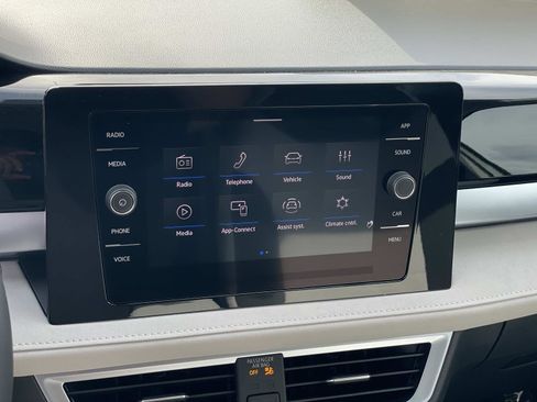 New 2025 Volkswagen Taos SE image 12