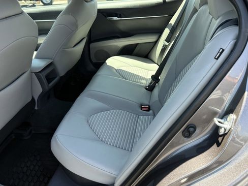 Used 2022 Toyota Camry SE image 23