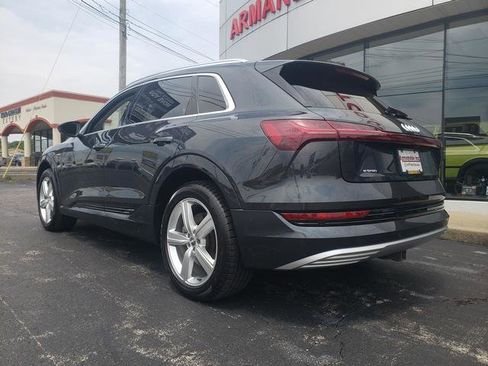 Used 2019 Audi e-tron Prestige w/ Prestige Package image 8