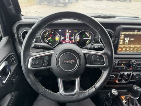 Used 2022 Jeep Wrangler Unlimited Sahara w/ Cold Weather Group image 16