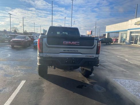 Used 2024 GMC Sierra 2500 AT4X w/ AT4X AEV Edition image 4