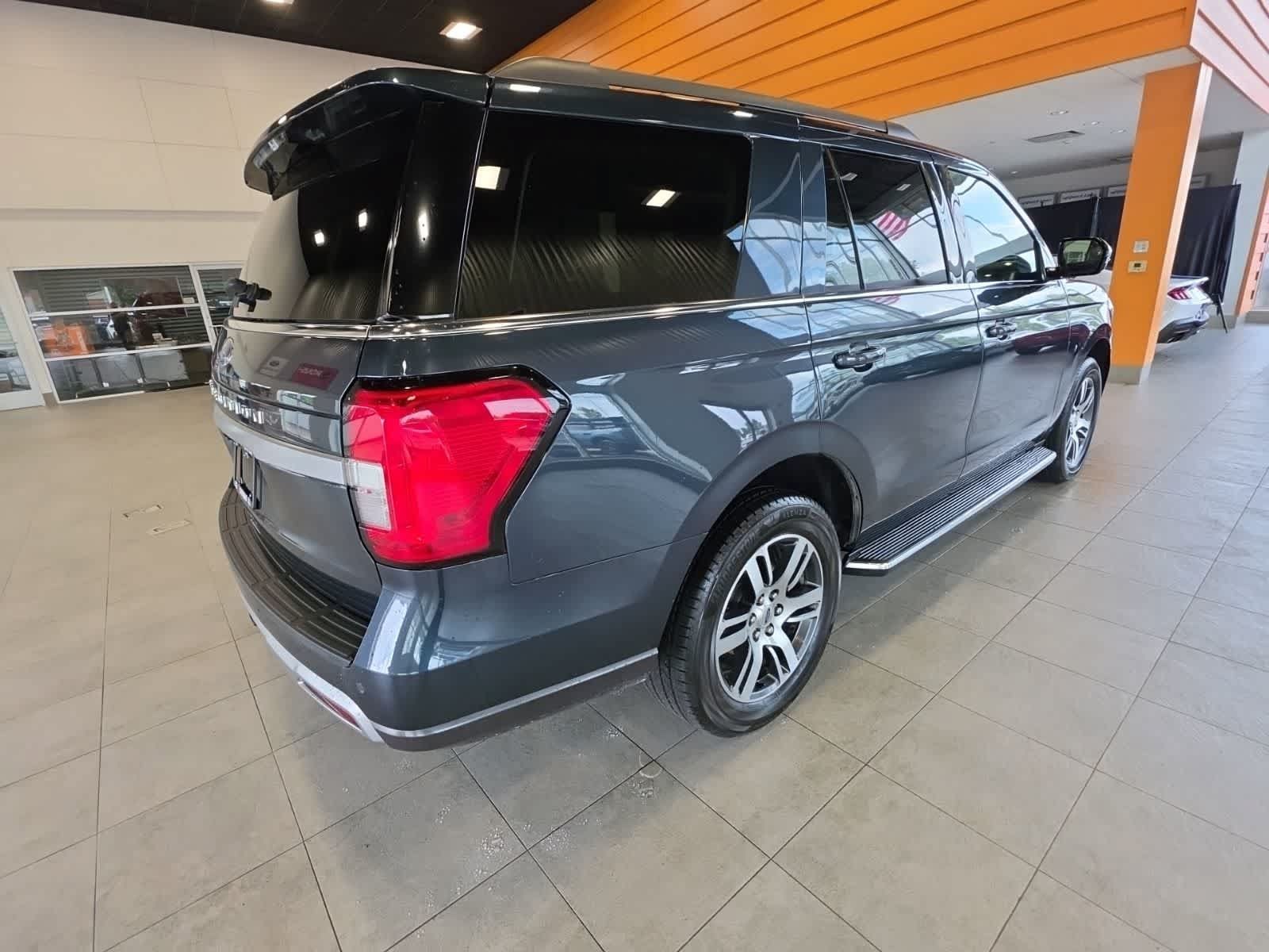 Used 2022 Ford Expedition XLT AWD/4WD image 8
