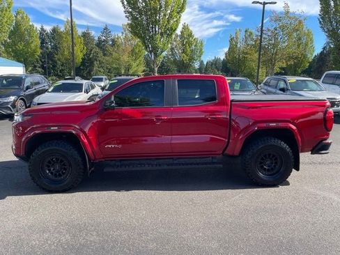Used 2024 GMC Canyon AT4 w/ Technology Package AWD/4WD image 9