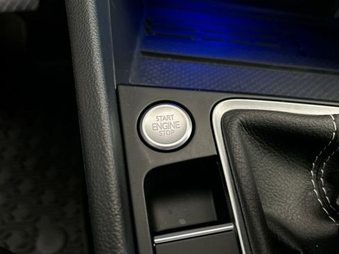 Certified 2025 Volkswagen Jetta SEL image 35