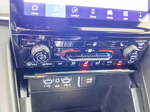 New 2025 Jeep Grand Cherokee Limited image 23