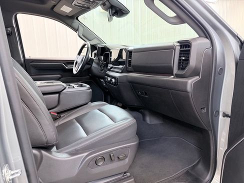 Used 2026 GMC Sierra 1500 SLT AWD/4WD image 32