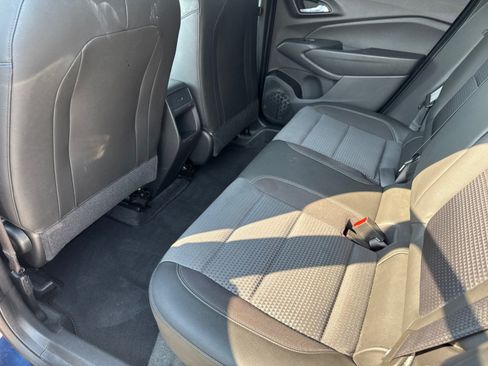Used 2024 Chevrolet Trax LT w/ Sunroof Package FWD image 28