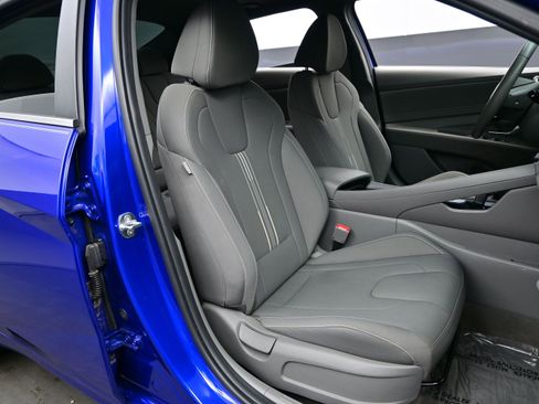 Certified 2024 Hyundai Elantra SEL w/ Convenience Package FWD image 13
