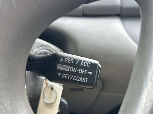 Used 2004 Toyota Camry LE image 23