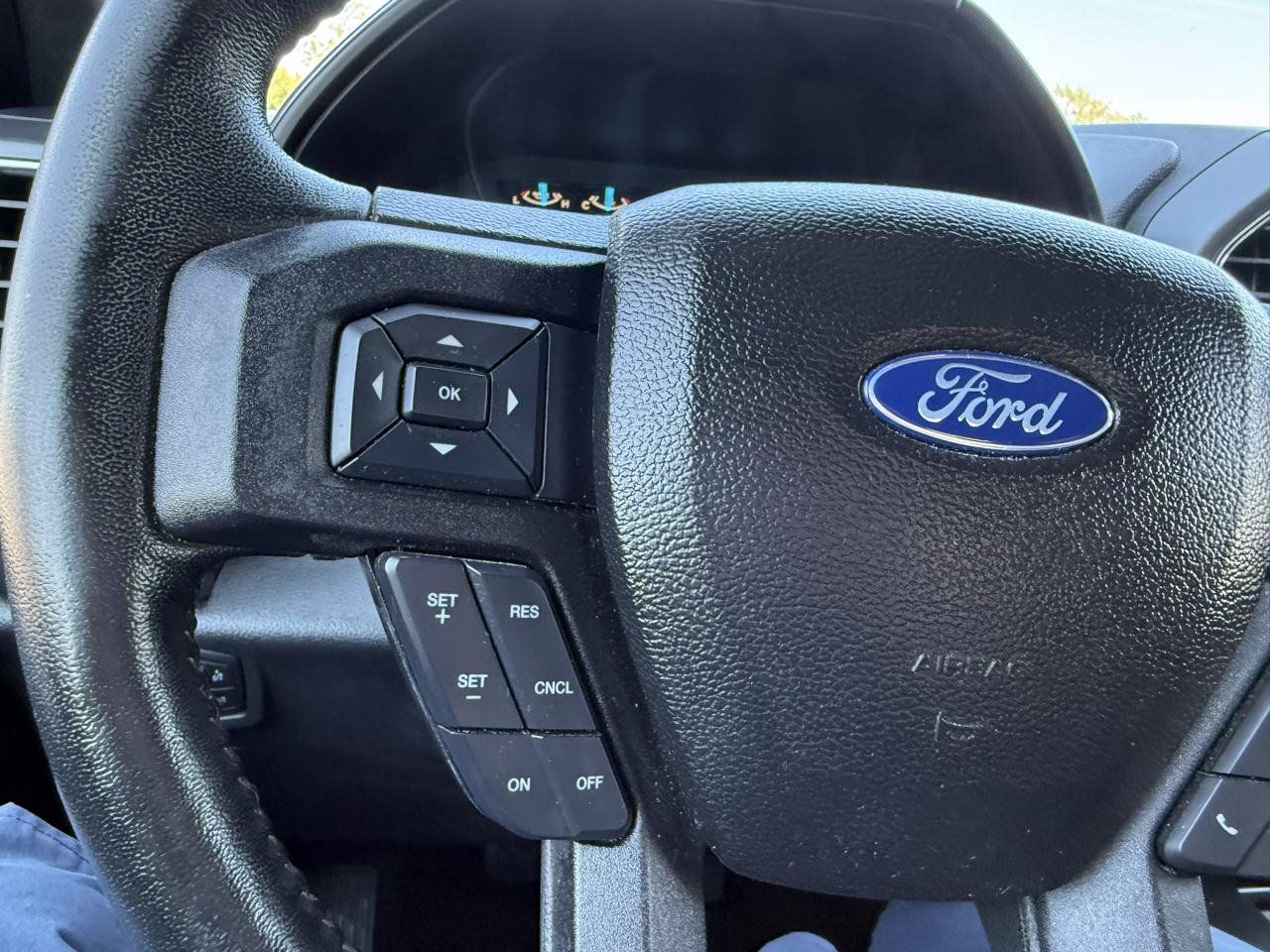Used 2017 Ford F150 XLT w/ Equipment Group 302A Luxury AWD/4WD image 23