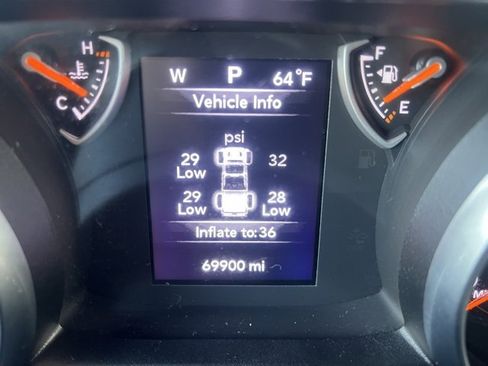 Used 2023 Jeep Gladiator Sport image 29