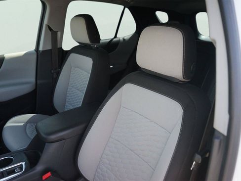 Used 2019 Chevrolet Equinox LS FWD image 10