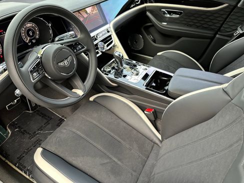New 2025 Bentley Flying Spur Plug-In Hybrid image 13