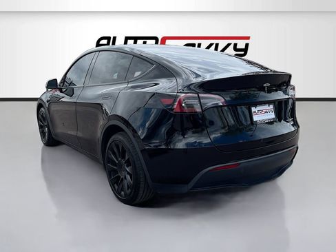 Used 2024 Tesla Model Y Long Range AWD/4WD image 5